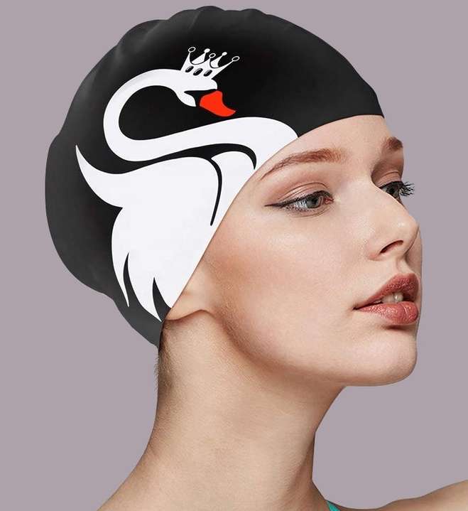 Un bonnet de bain spécial cheveux longs - Cheveux bouclés naturels